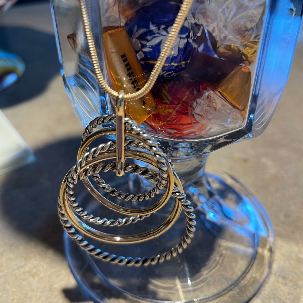 ACCENT NECKLACE!